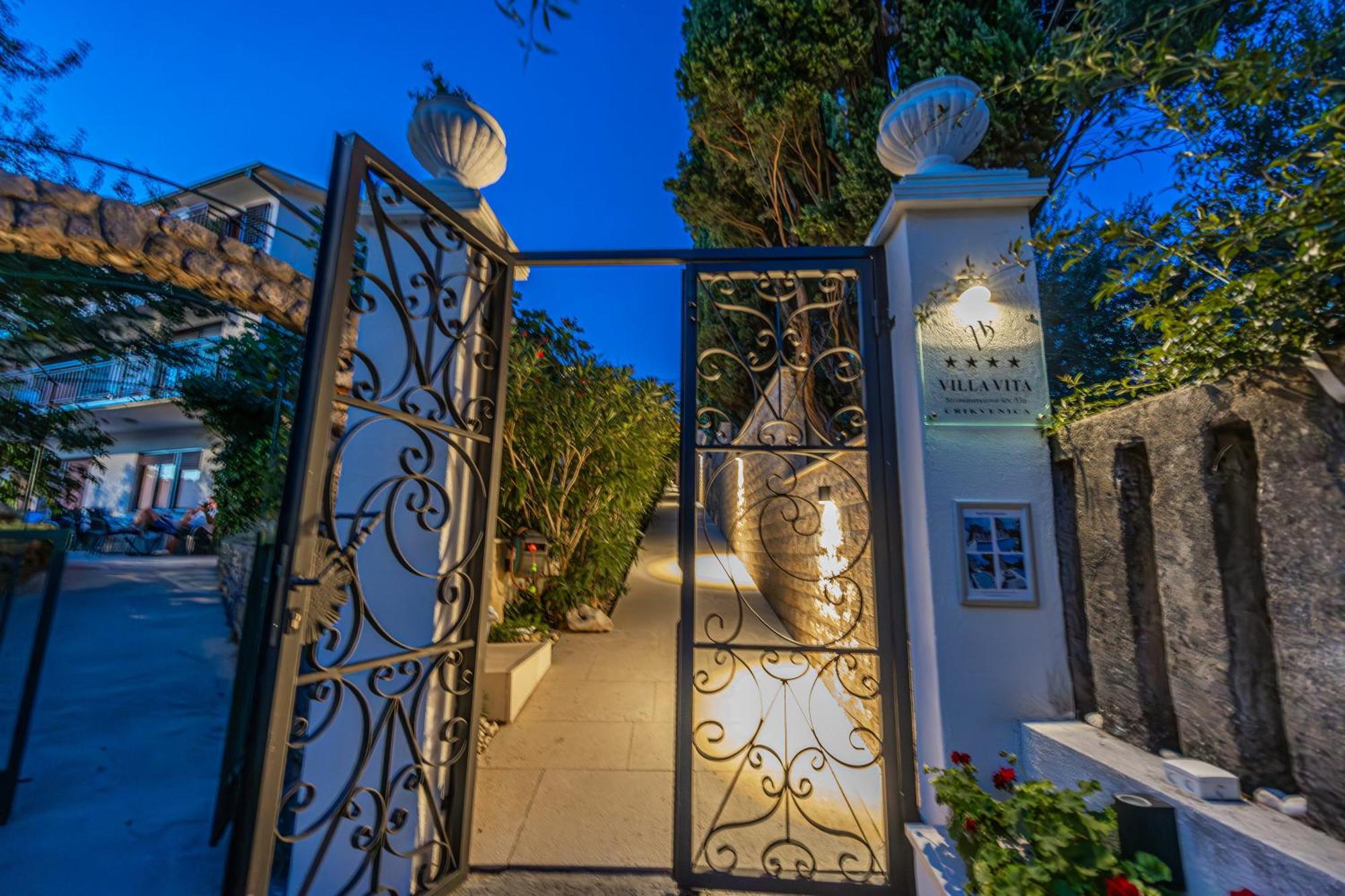 Villa Vita Luxury Apartments تْسْغيكفانِتْسا المظهر الخارجي الصورة